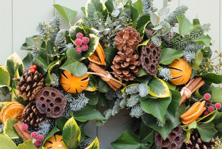 Christmas wreath workshop 2  78030379 768x517