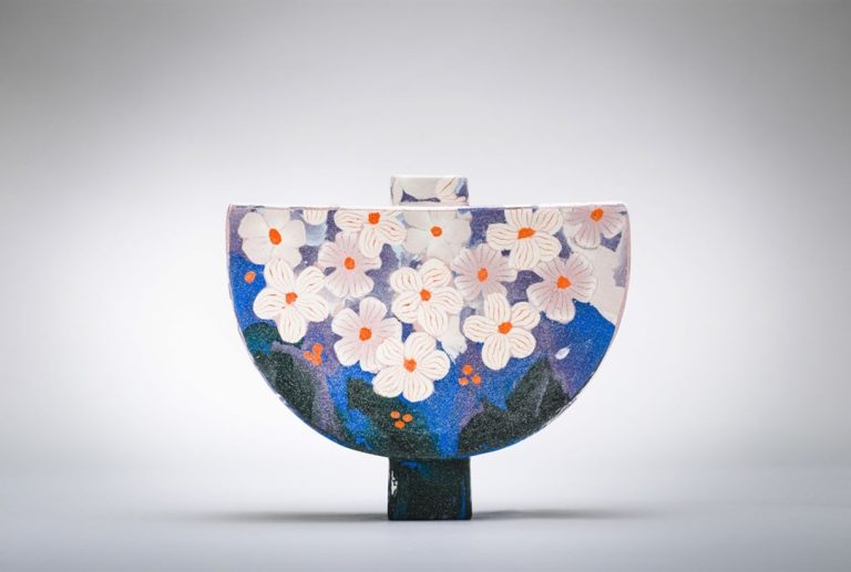 Small blossom semi circular vase 553595360 768x517